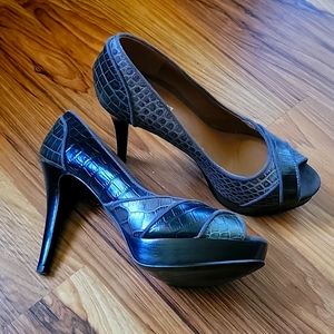 Nine West Alligator print heels Size 5